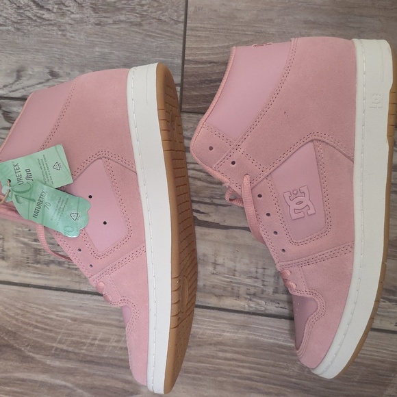 NWT Women's DC MANYECA HI-TOP PINK SNEAKERS. SICK!! & Size 8 - Picture 9 of 10